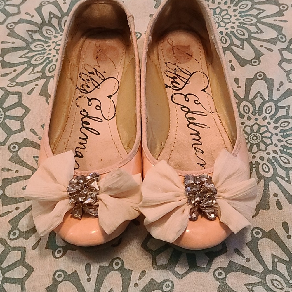 Pink flats with bow